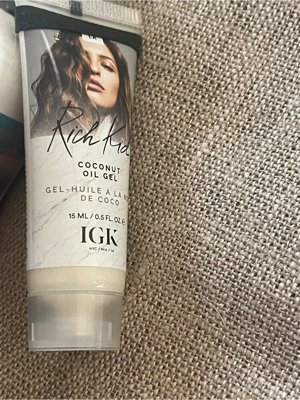 IGK 30,000 Feet Volume Shampoo with free gift!